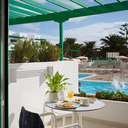 Nazaret Aparthotel 4*