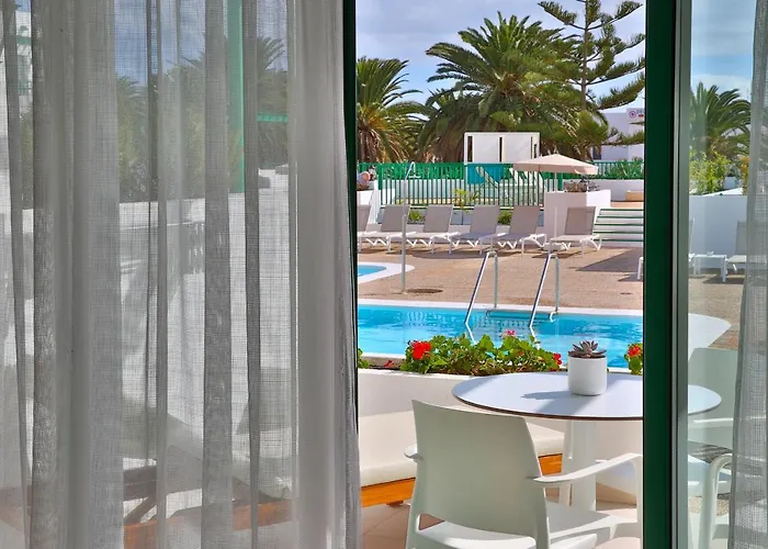 Aparthotel Nazaret 4*